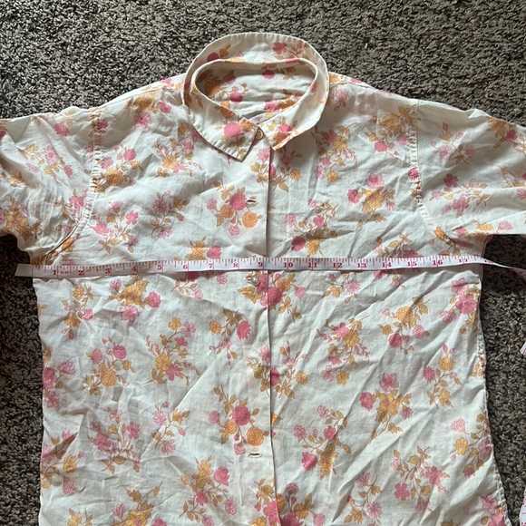 Vintage button down floral blouse - Picture 5 of 6